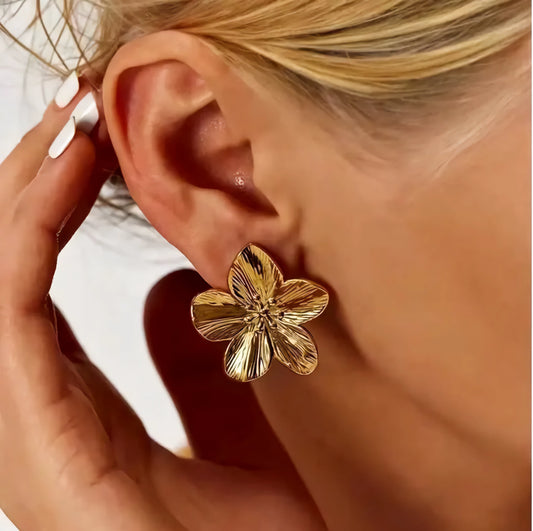 Pendientes flor dorada