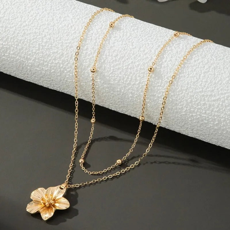 Collar Flor Dorada