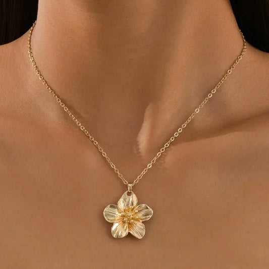 Collar Flor Dorada